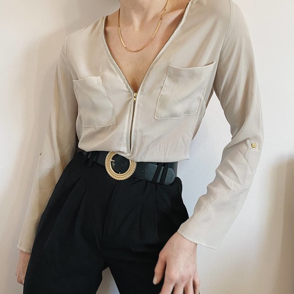 Creamy Beige Gold Zip Front Double Pocket Blouse - Picture 3 of 9